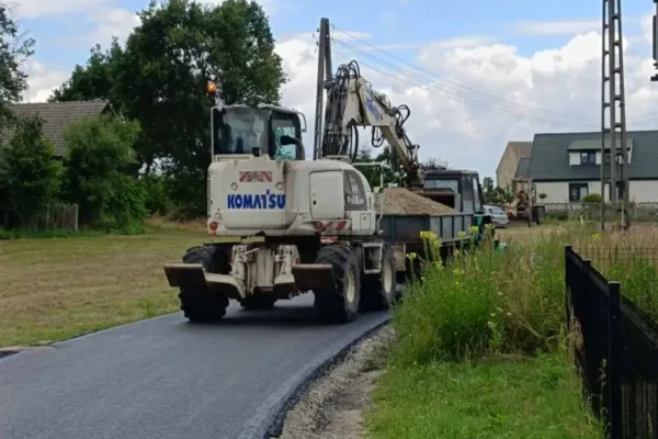 Nowa droga asfaltowa w Kaliszkowicach Ołobockich – zakończono modernizację