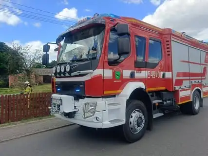 Pożar trawy w Klonie/Zadkach – iskry od linek energetycznych