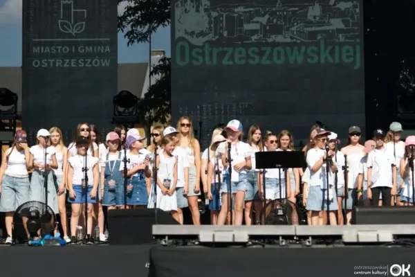 Koncerty Pracowni Wokalnej JOY i Chóru Joyful Gospel zachwyciły podczas Dni Ziemi Ostrzeszowskiej