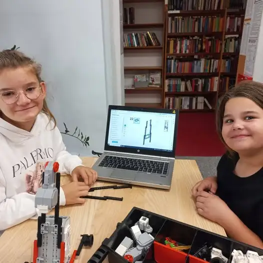 Wakacyjne Lego i czytanie w bibliotece – sprawdź harmonogram