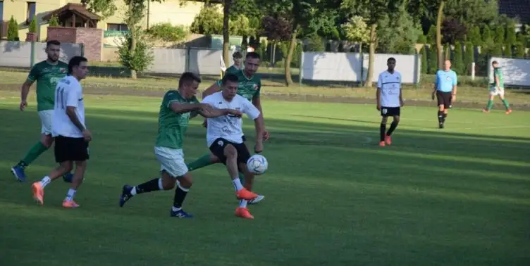 Zefka wygrywa sparing z LZS-em Czajków 2:0