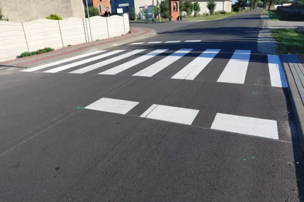Nowe przejście dla pieszych w Kraszewicach – poprawa bezpieczeństwa na ul. Wieruszowskiej