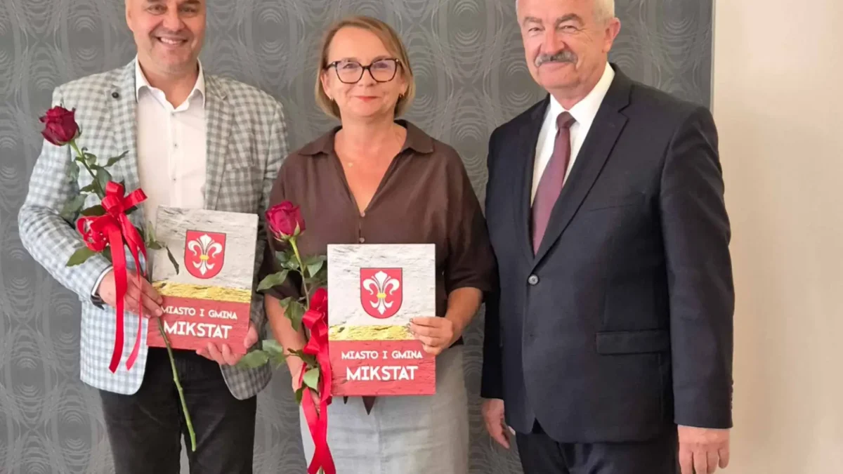 Mikstat: Burmistrz wręczył nominacje dyrektorom placówek oświatowych