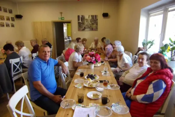 Imieniny w Klubie SENIOR+ w Mikstacie: Stenia, Teresa i Michał świętowali w gronie przyjaciół