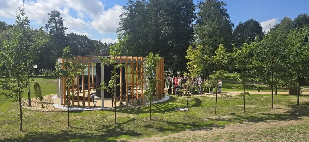 Otwarcie tężni solankowej w Kobylej Górze – nowa atrakcja nad Zalewem Blewązka