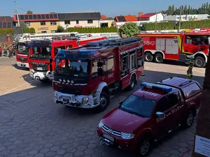 Ćwiczenia strażaków na terenie zakładu produkcyjnego w Ostrzeszowie
