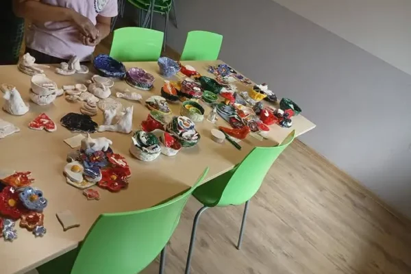 Warsztaty ceramiczne w gminie Czajków: twórcza integracja mieszkańców