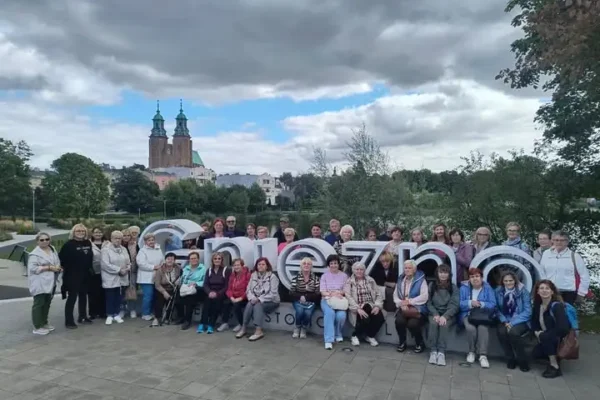 Seniorzy z Grabowa odkrywali historyczne skarby Gniezna