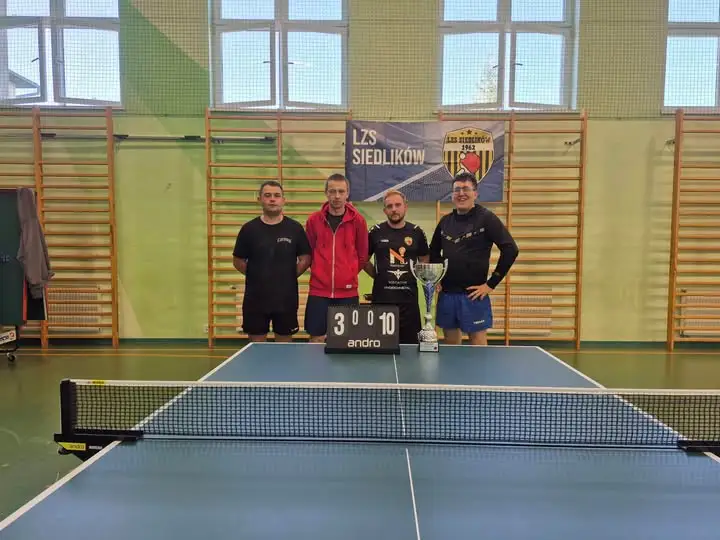Tenis stołowy: pierwsze mecze ligowe naszych drużyn – porażka i zwycięstwo