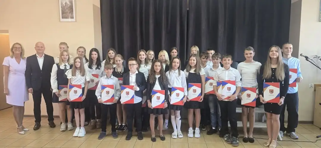 Gmina Kobyla Góra nagrodziła stypendiami najzdolniejszych uczniów