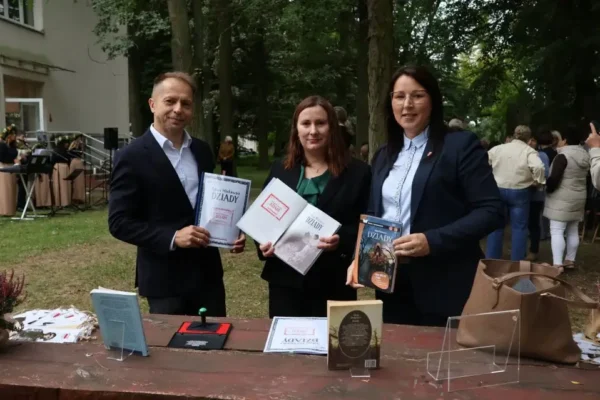 Narodowe Czytanie „Dziadów” w Gminie Kraszewice – relacja z wydarzenia
