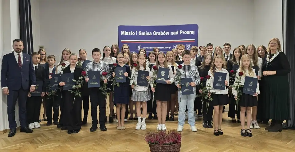 34 uczniów z gminy Grabów nad Prosną odebrało stypendia burmistrza