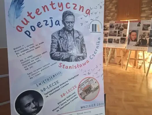 Wystawy urodzinowe w bibliotece w Ostrzeszowie – 80 lat historii i sztuki