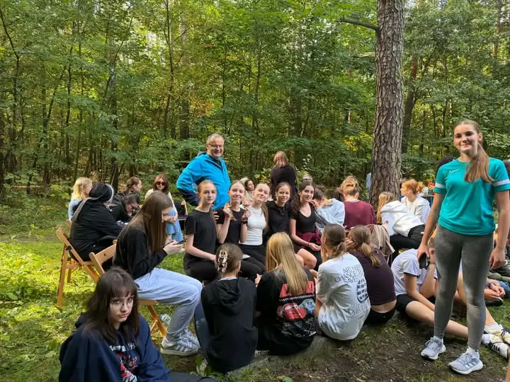Biegi przełajowe w „Curie” – sportowa tradycja ostrowskiego liceum