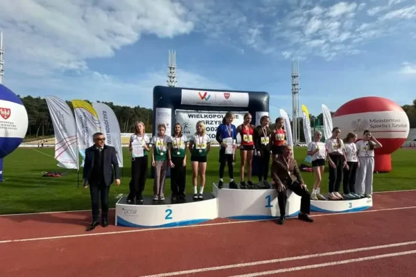 Historyczne podium sztafety dziewcząt z Wielkopolski